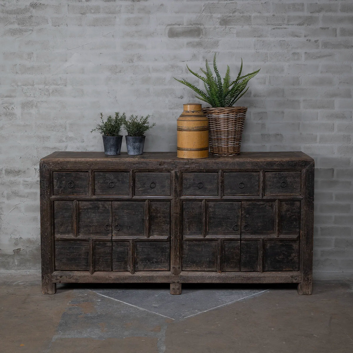 Zwart oud Chinees dressoir op voorraad