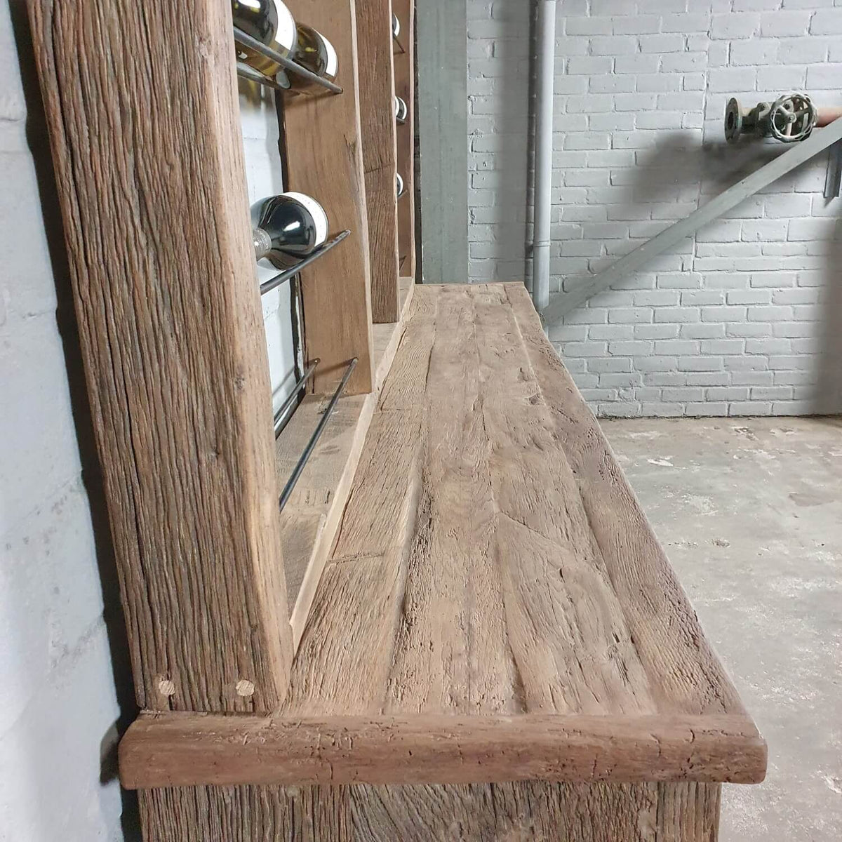 Wijnkast industrieel van oud eikenhout en staal - D010