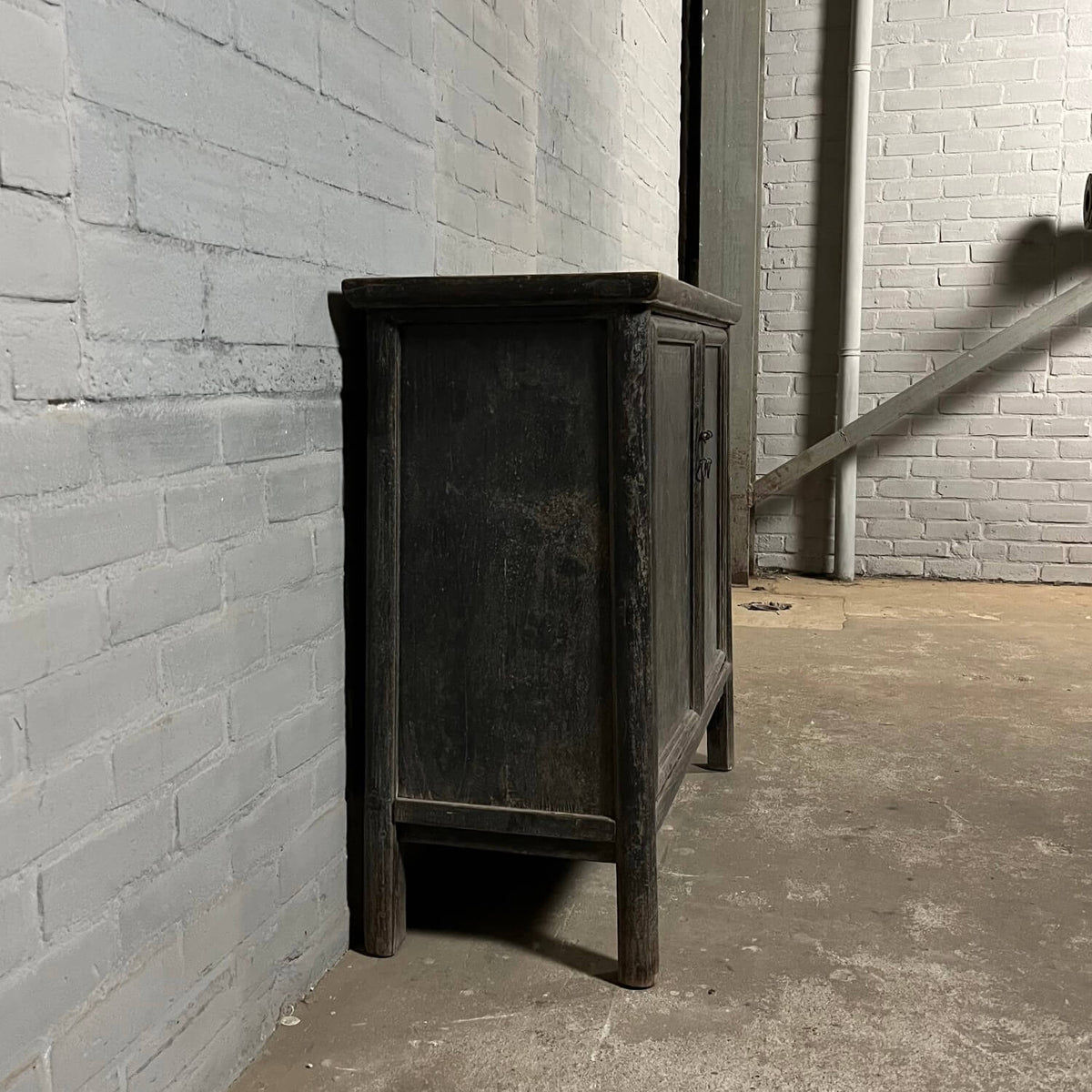 Oud Chinees dressoir van iepenhout | 2 deurs D027