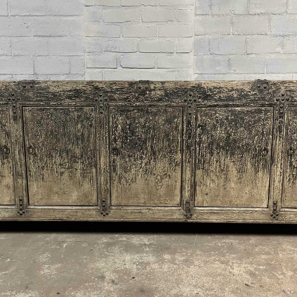 Robuust Chinees dressoir van oud iepenhout | 5 deurs D032
