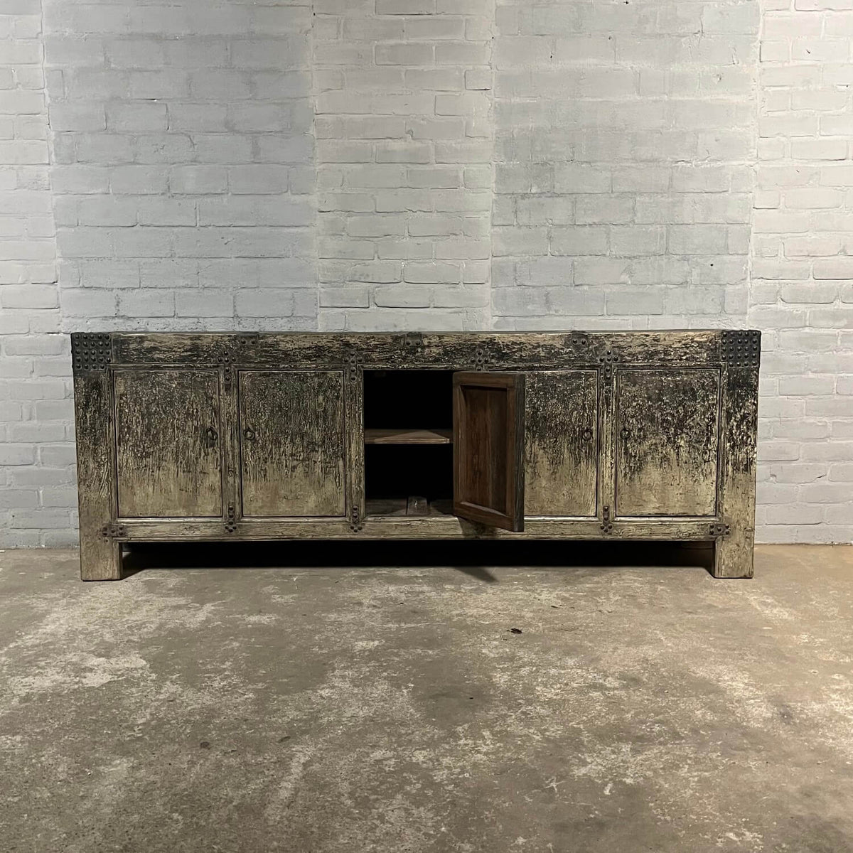 Robuust Chinees dressoir van oud iepenhout | 5 deurs D032