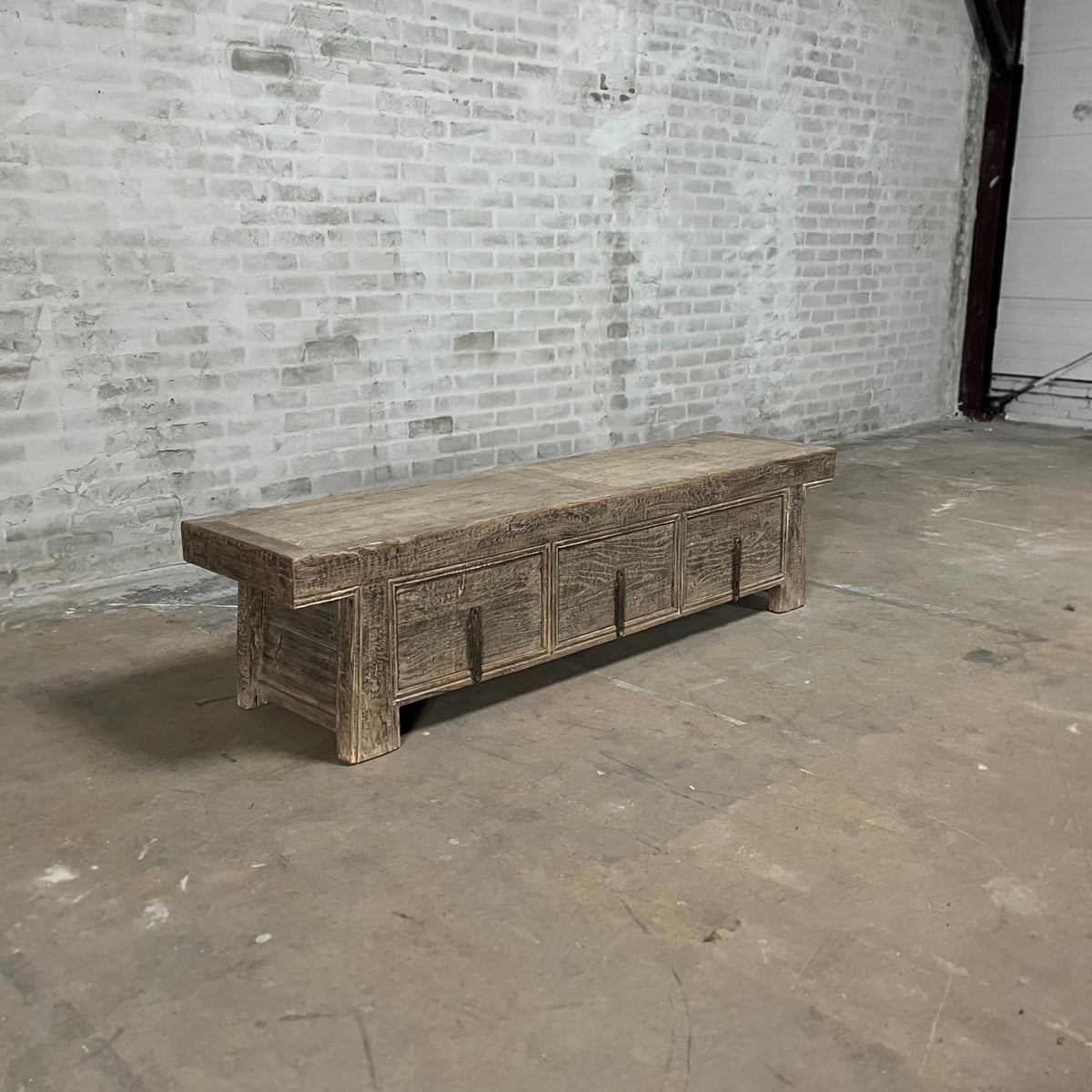 Groot chinees dressoir en tv-meubel van oud iepenhout - D034