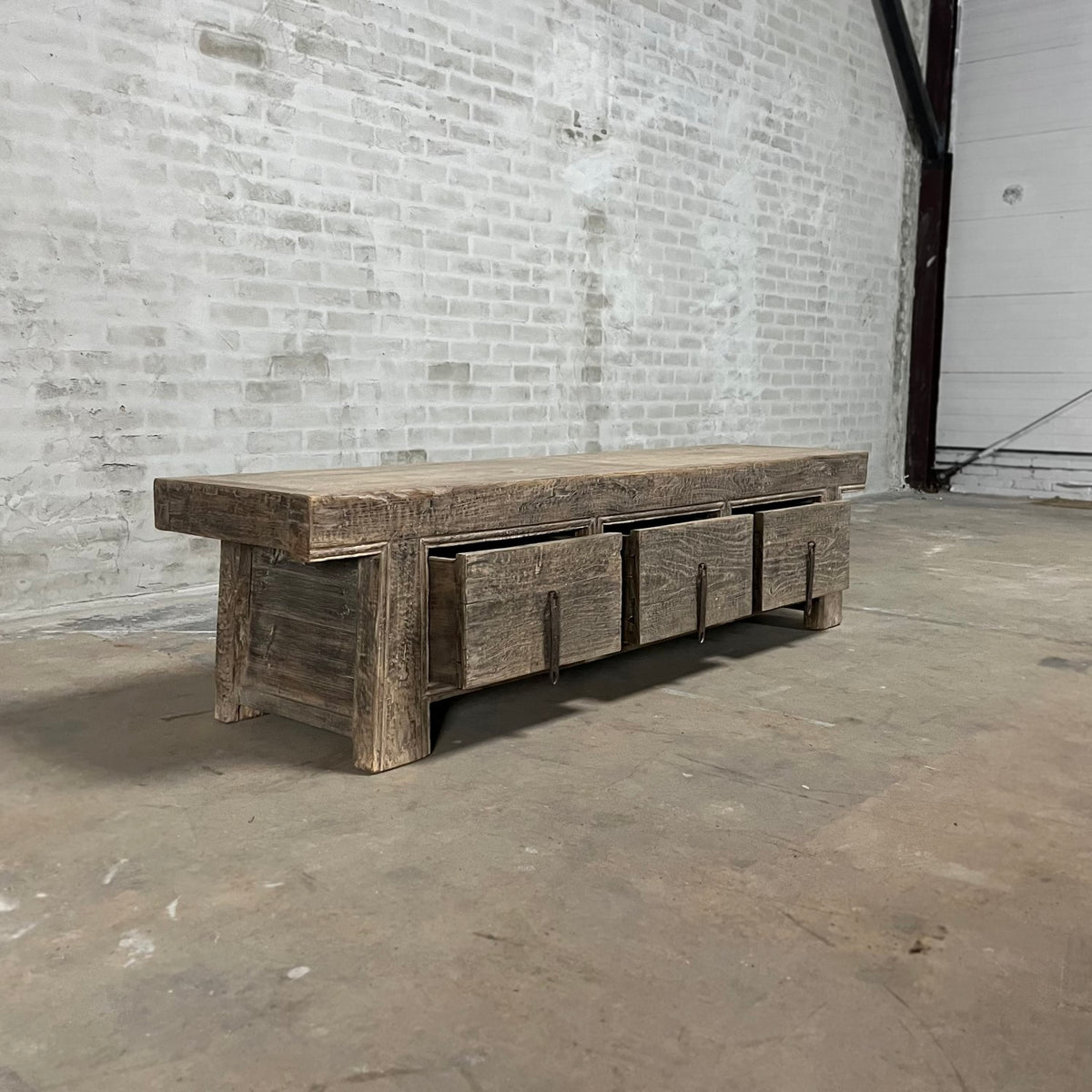 Groot chinees dressoir en tv-meubel van oud iepenhout - D034