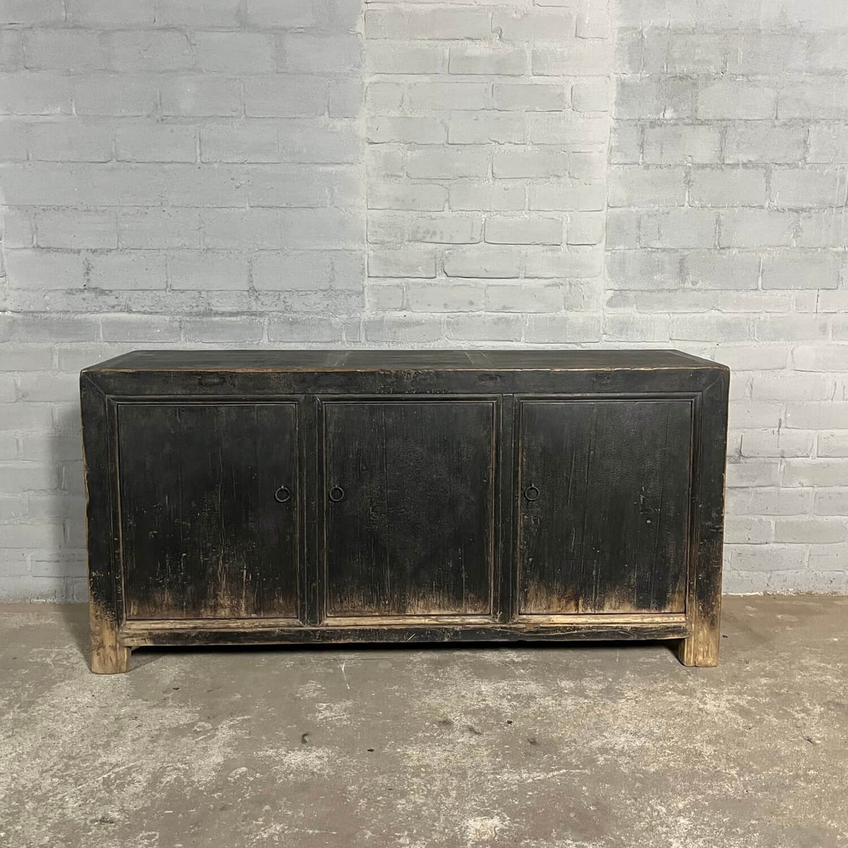 Oud Chinees dressoir van iepenhout | 3 deurs D035