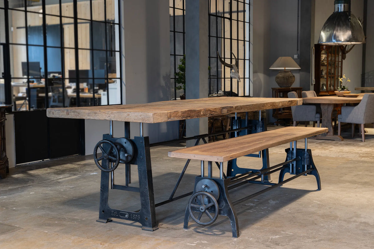 Industriële eiken eettafel - hoogte verstelbaar onderstel – DT21