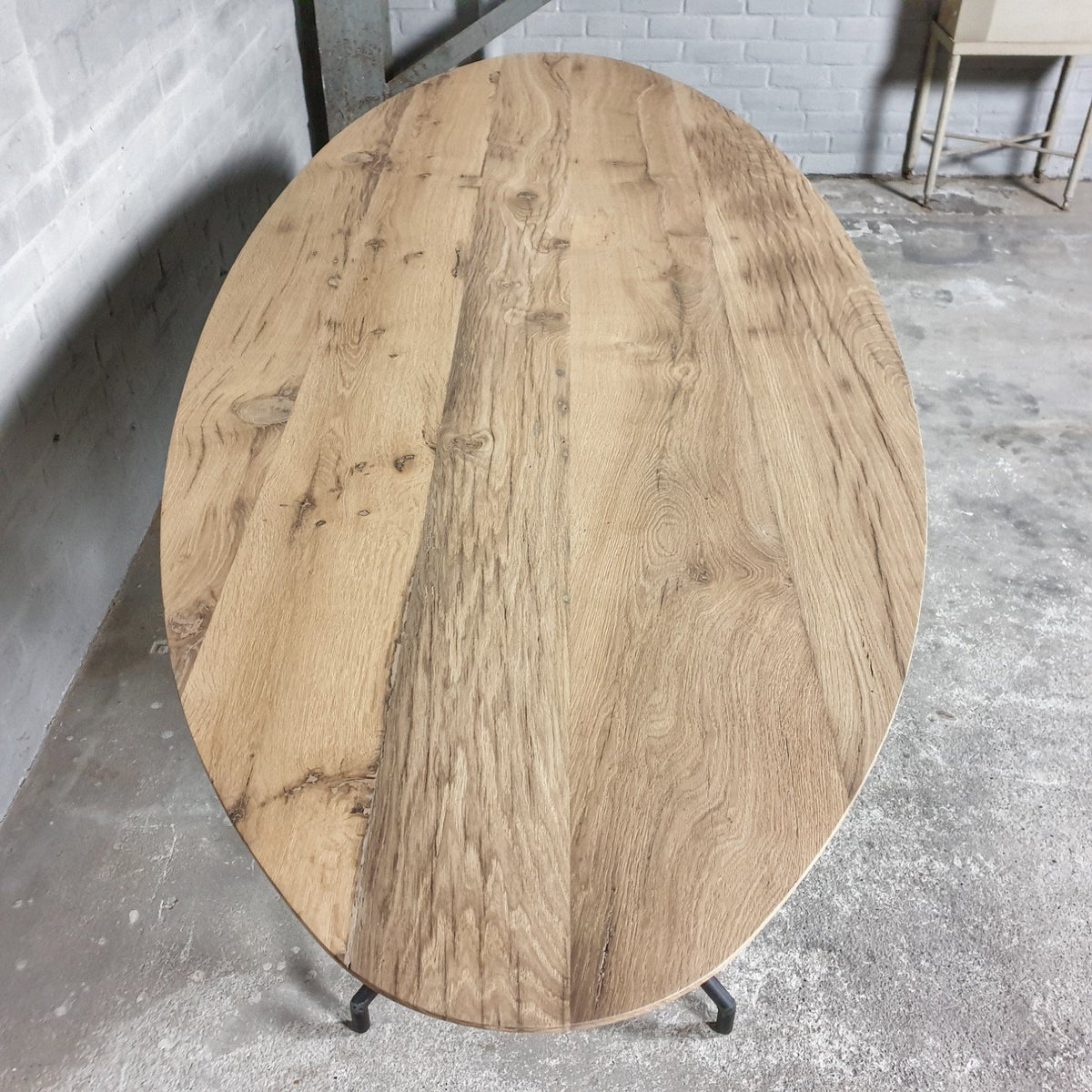 Eiken eettafel ovaal met facetrand op maat gemaakt - DT36