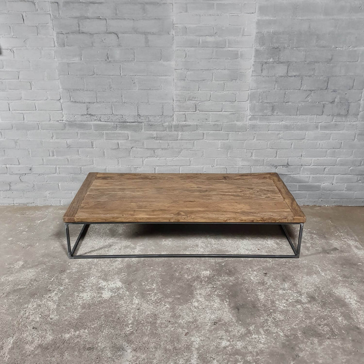 Industriële eiken salontafel met dun stalen onderstel op maat - DT39