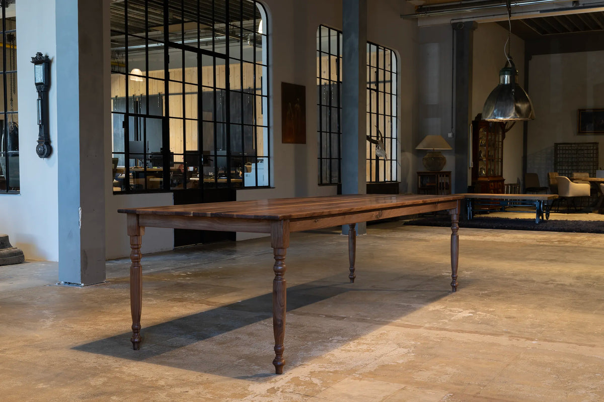 Franse notenhouten eettafel op maat - G022-N
