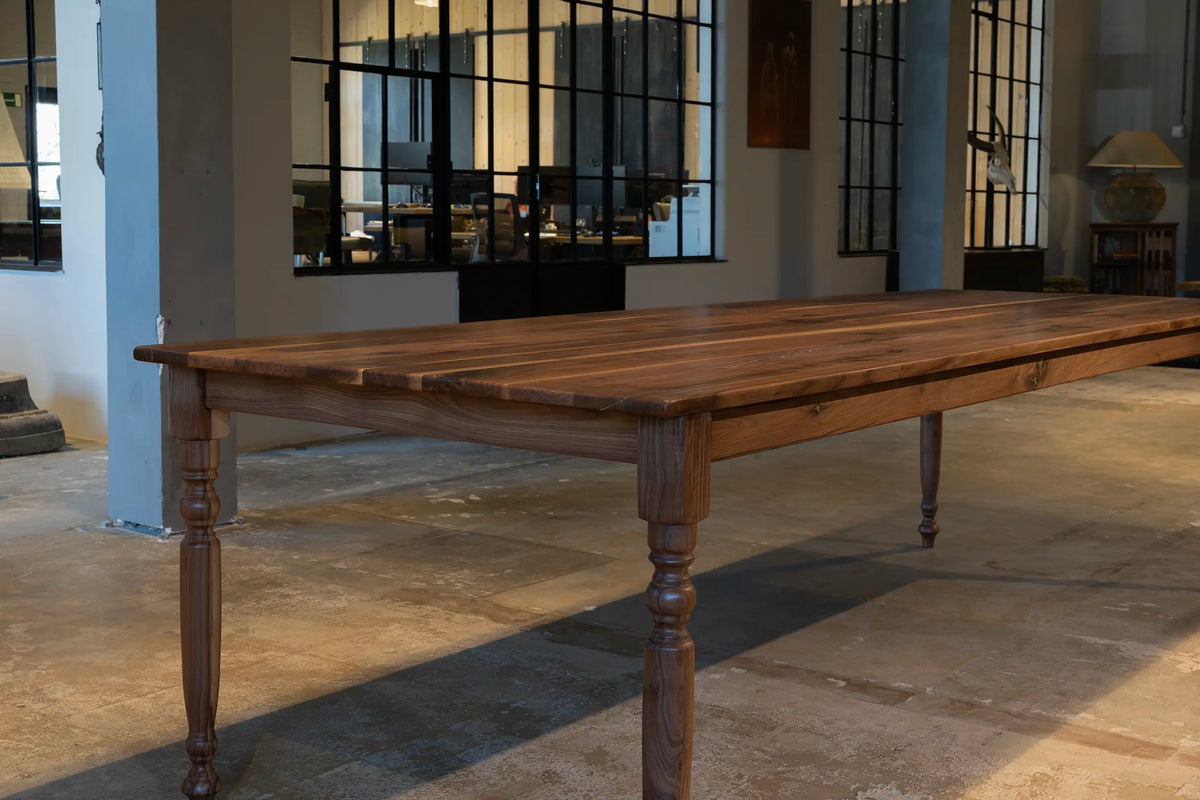 Franse notenhouten eettafel op maat - G022-N