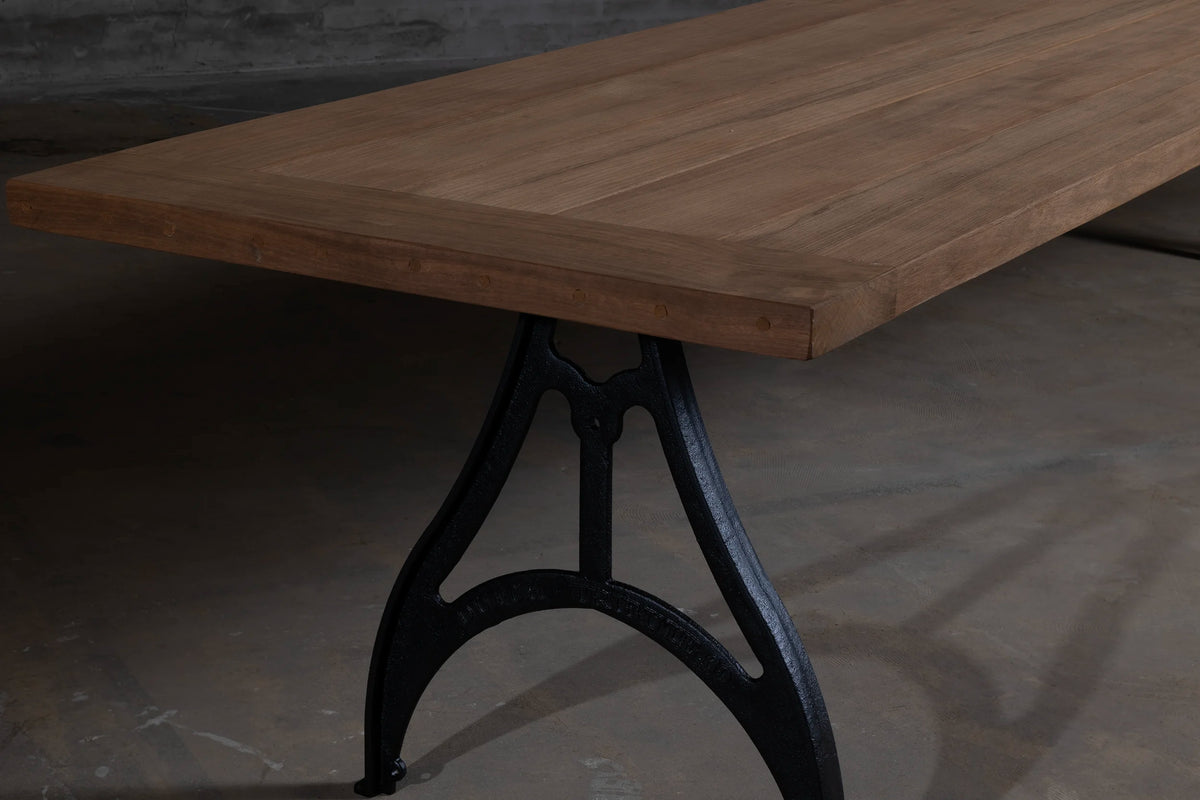 Houten Tuintafel op maat - Gietijzeren tafelpoten - T21