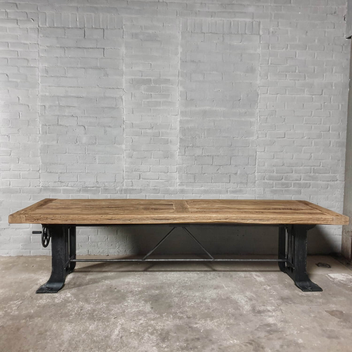Eettafel industrieel - oud eiken tafelblad - verstelbaar in hoogte - LIM26