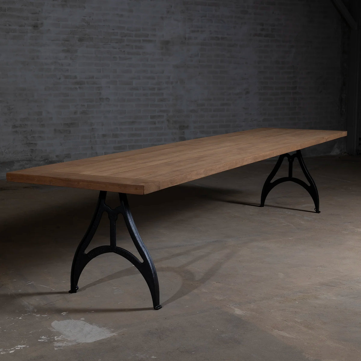 Houten Tuintafel op maat - Gietijzeren tafelpoten - T21