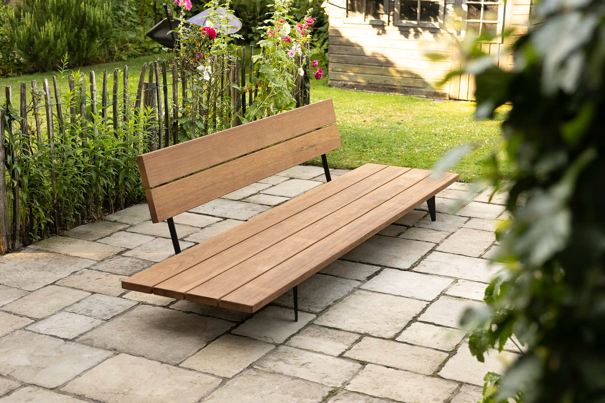 Moderne houten tuinbank met ijzeren onderstel - TB01