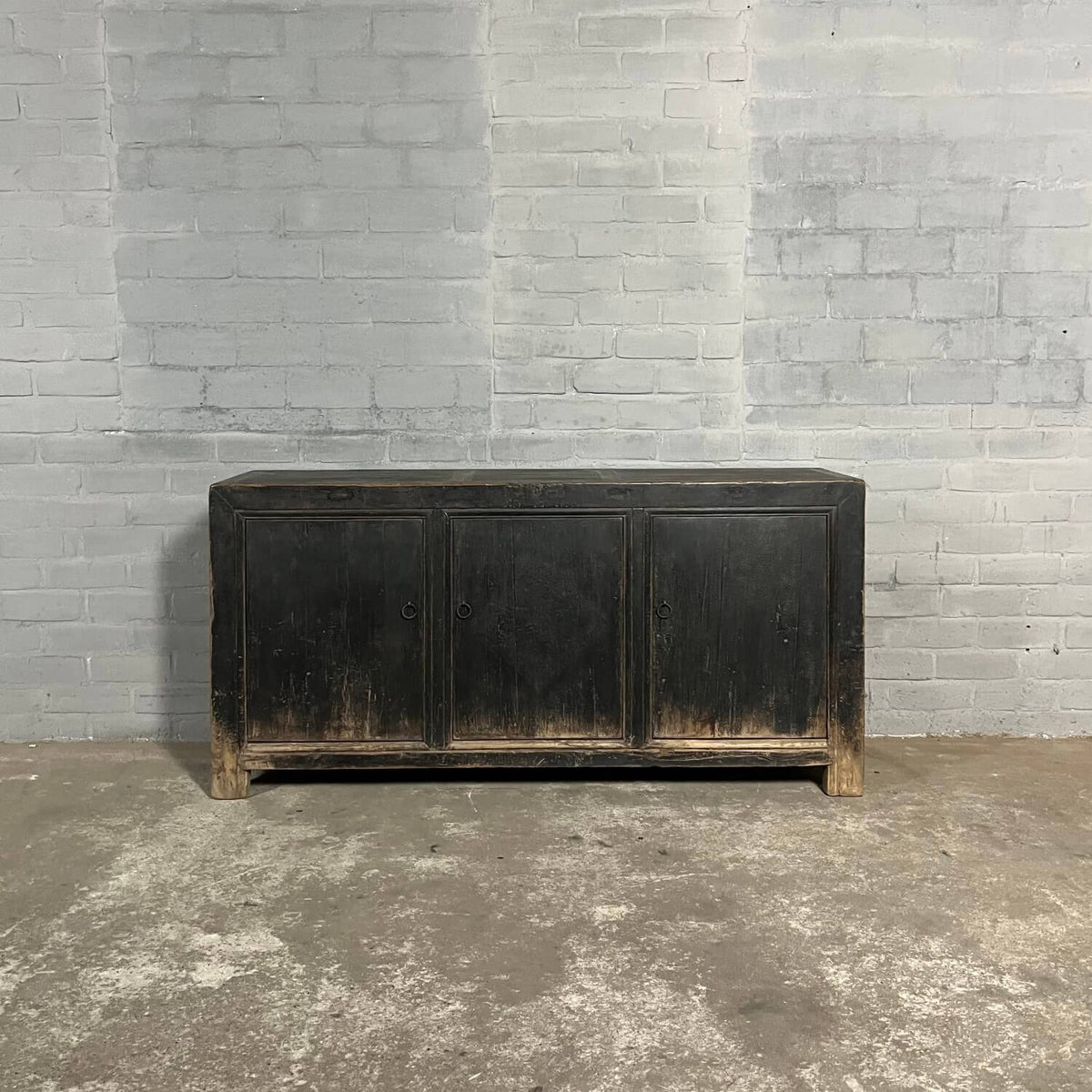 Oud Chinees dressoir van iepenhout | 3 deurs D035