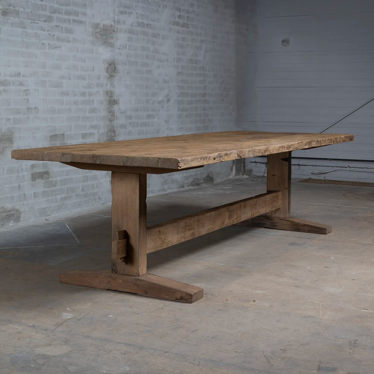 Eikenhouten eettafel naar landelijke kloostertafel stijl