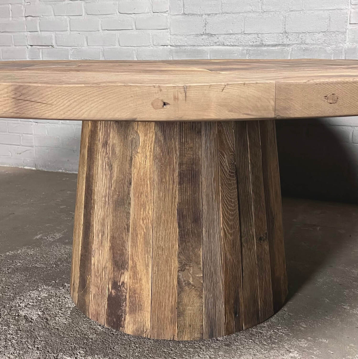 Ronde eiken eettafel met kegel tafelpoot - landelijke stijl - Z029