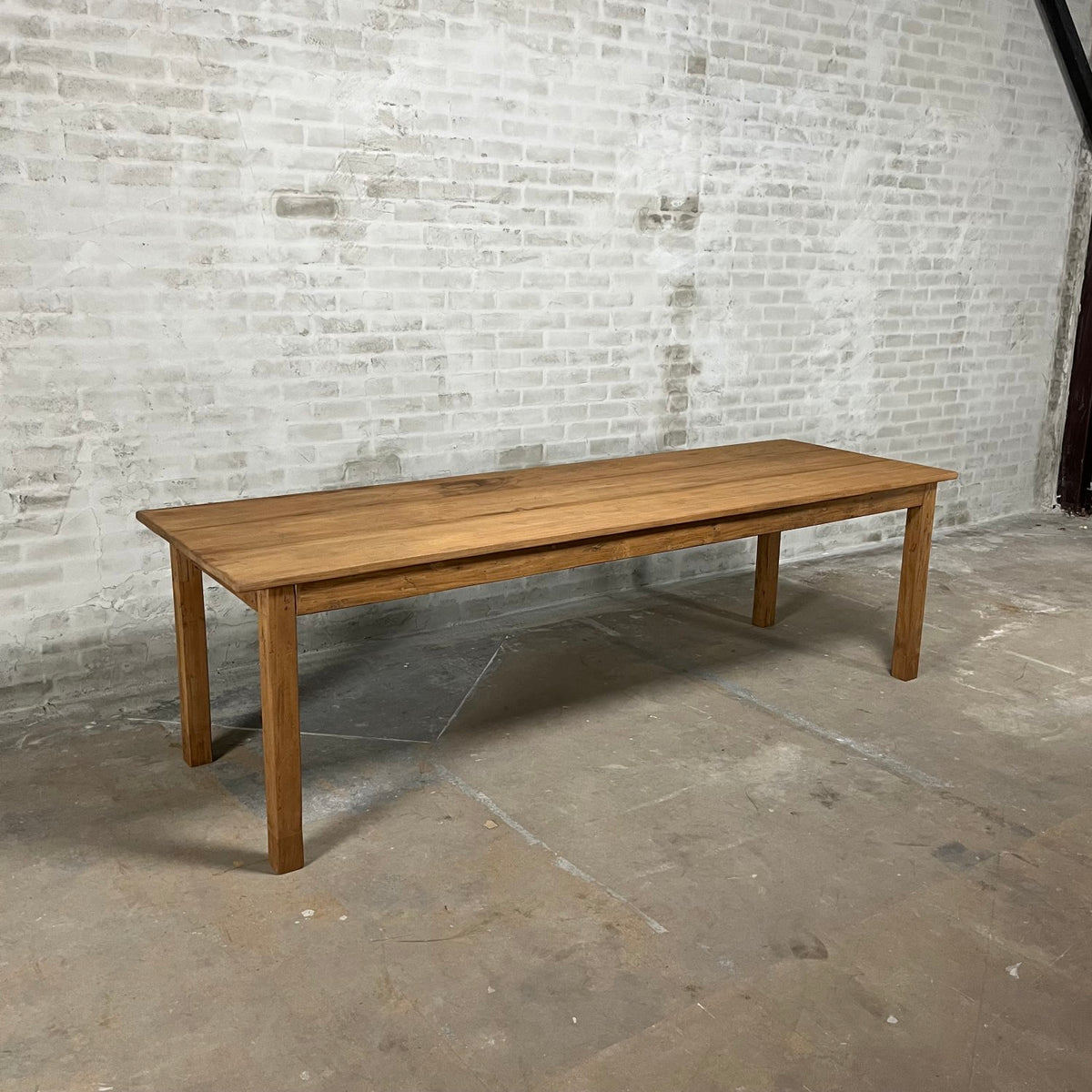 Antieke eettafel van inlands hardhout - natuurlijke kleur - C008