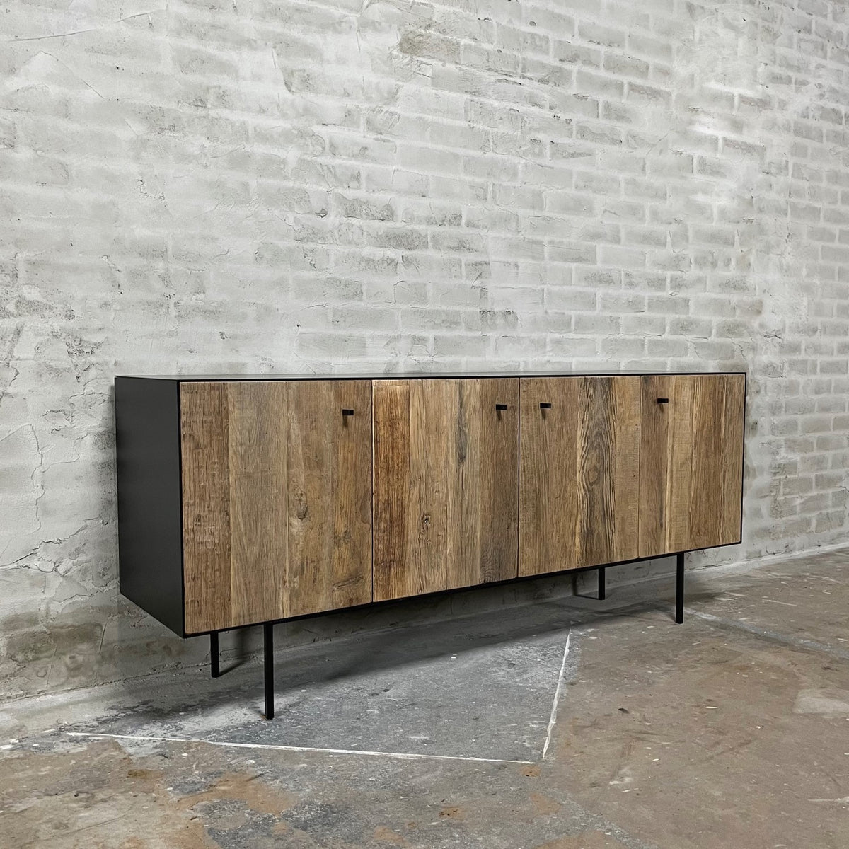 TV-meubel - modern dressoir - oud eiken en staal - D013