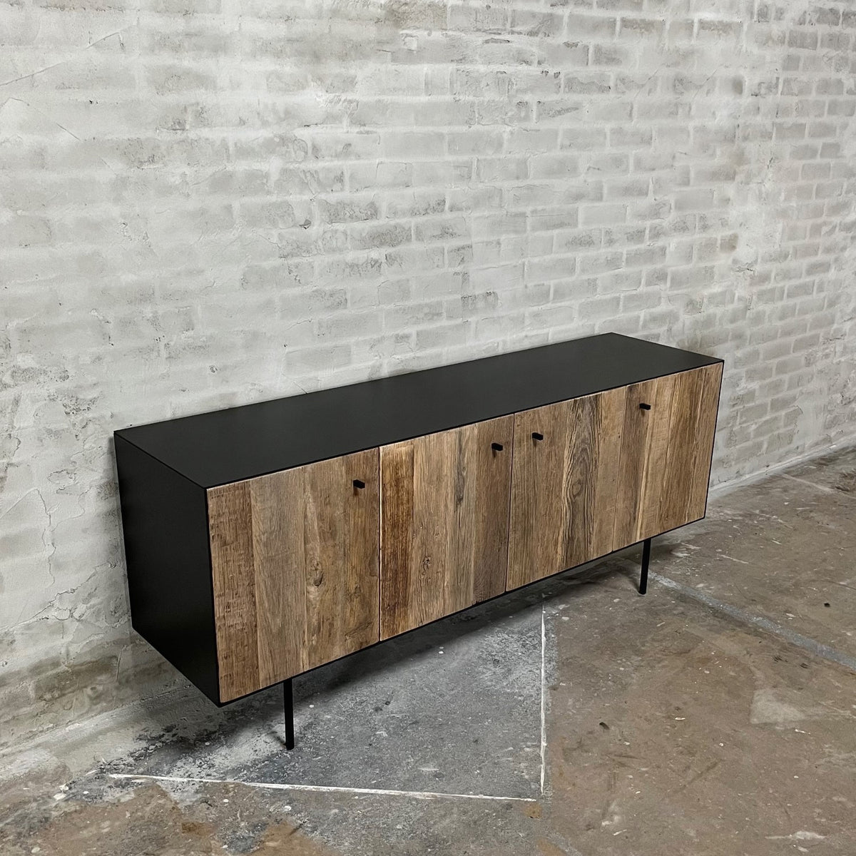 TV-meubel - modern dressoir - oud eiken en staal - D013