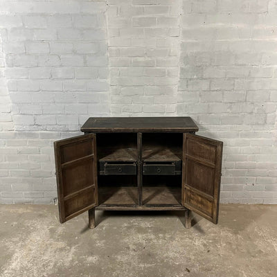 Oud Chinees dressoir van iepenhout | 2 deurs D025