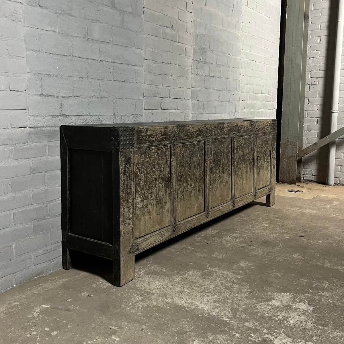 Robuust Chinees dressoir van oud iepenhout | 5 deurs D032