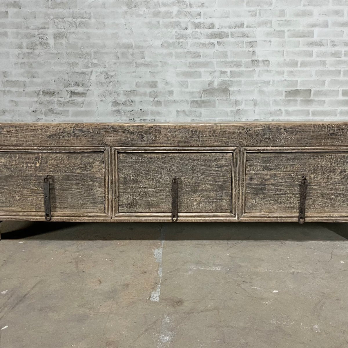 Groot chinees dressoir en tv-meubel van oud iepenhout - D034