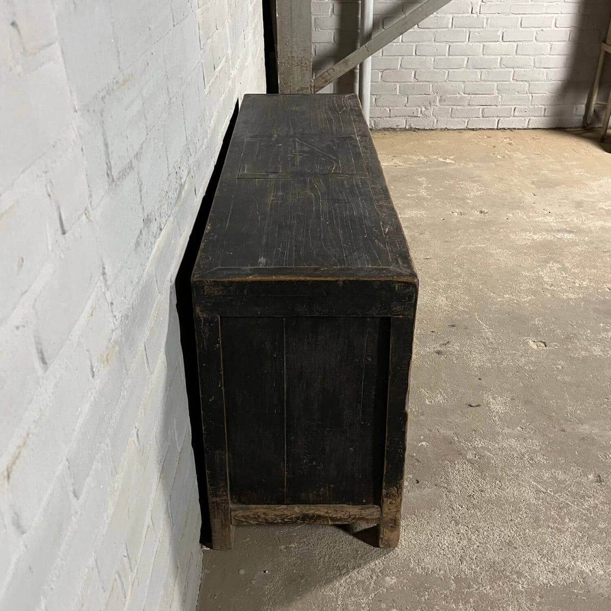 Oud Chinees dressoir van iepenhout | 3 deurs D035