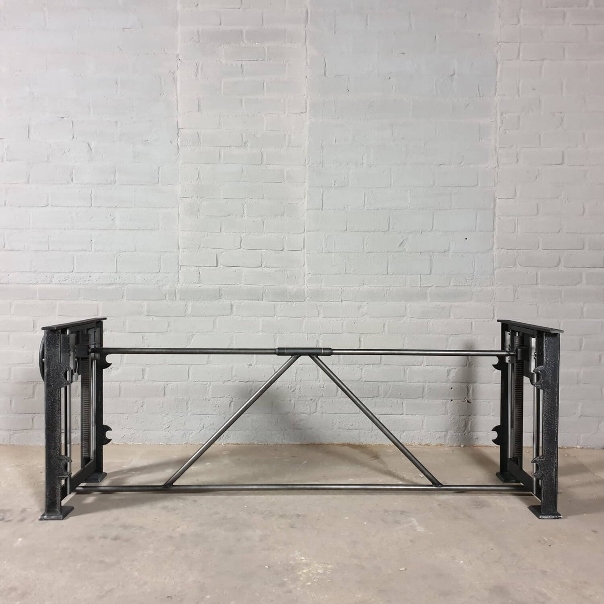 Industrieel gietijzeren onderstel tafel – hoogte verstelbaar - DT02
