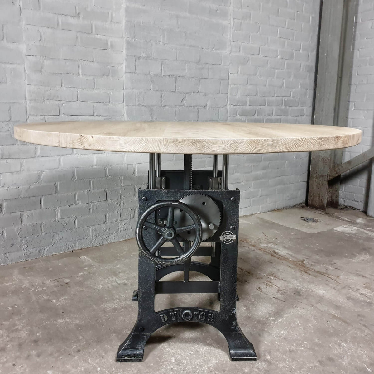 Ronde eiken eettafel in hoogte verstelbaar - industrieel design - DT34