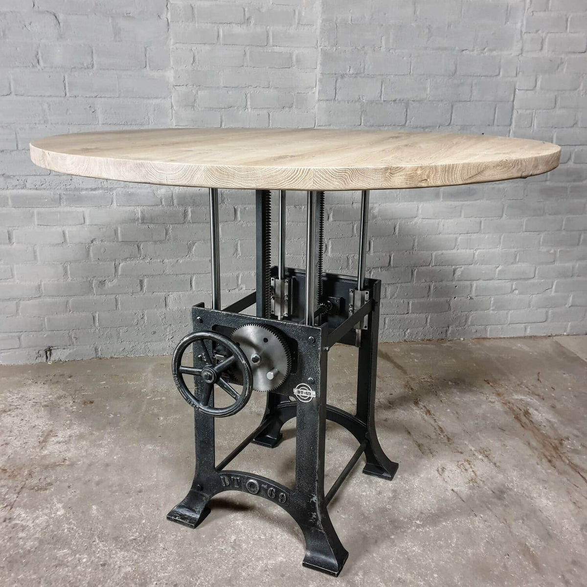 Ronde eiken eettafel in hoogte verstelbaar - industrieel design - DT34