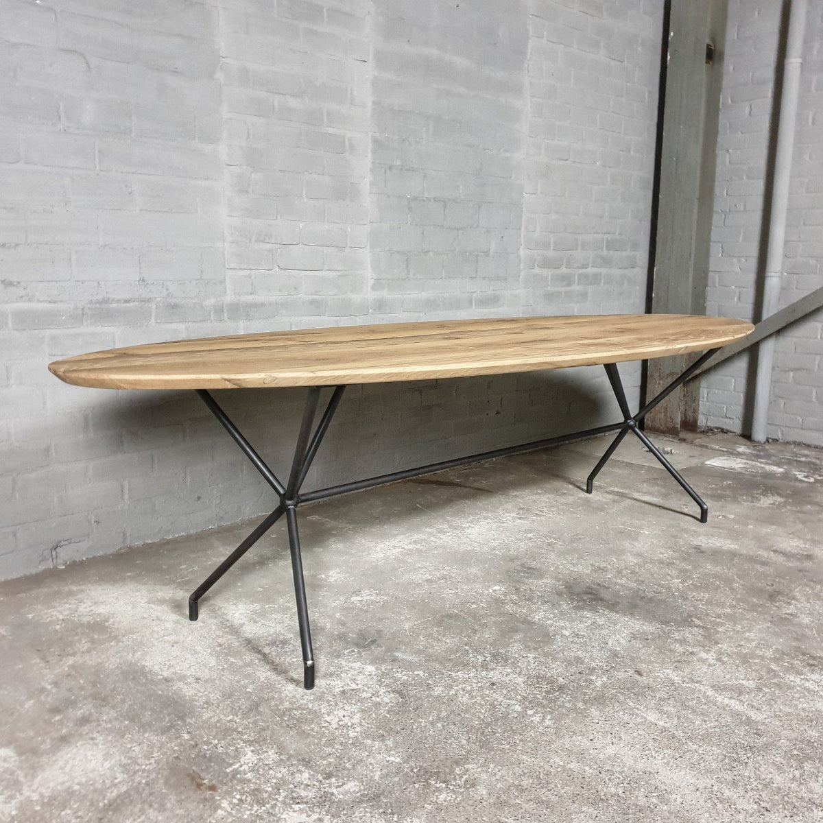 Eiken eettafel ovaal met facetrand op maat gemaakt - DT36