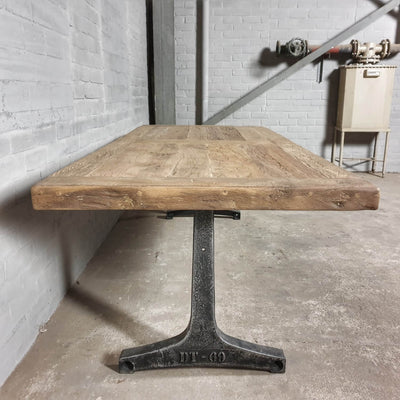 Industriële eiken eettafel met stalen onderstel op maat - DT37