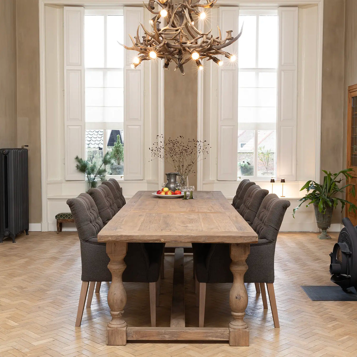Eiken eettafel in landelijke stijl op maat gemaakt