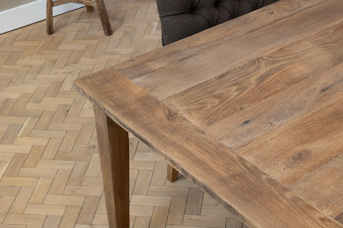 Franse eiken eettafel model Pierre in landelijke stijl op maat gemaakt