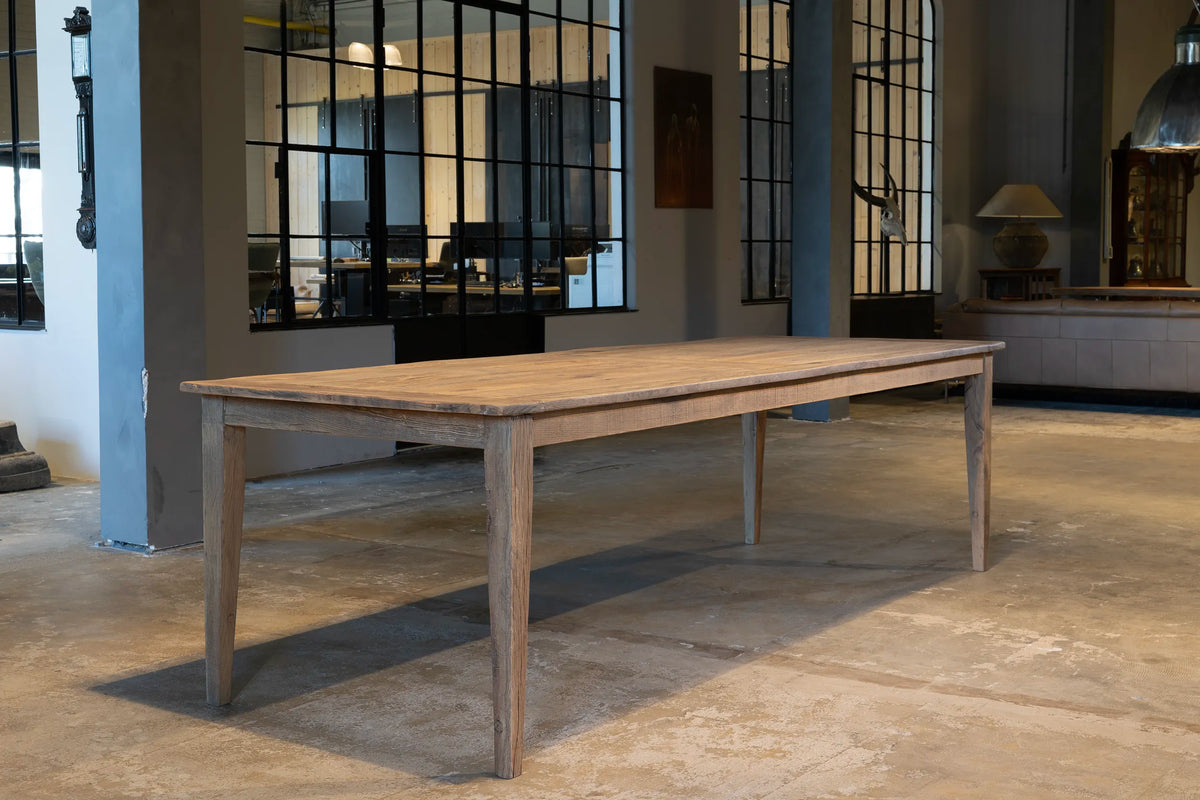 Franse eettafel Pierre van rustiek oud eikenhout - Z035