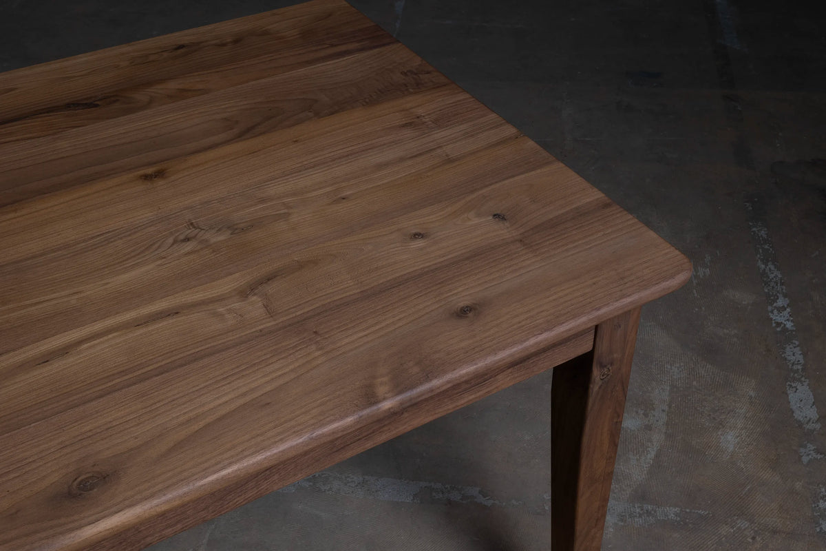 bovenkant tafelblad noten eettafel in Frans model