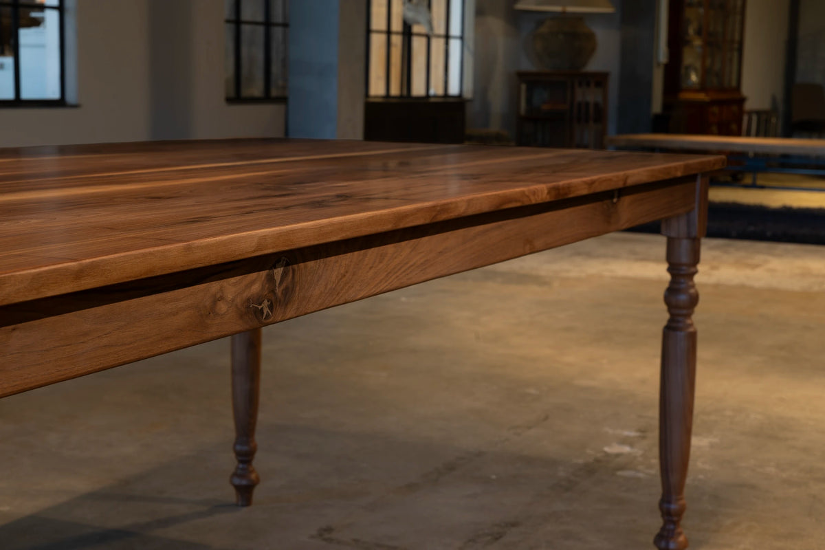 Franse notenhouten eettafel op maat - G022-N