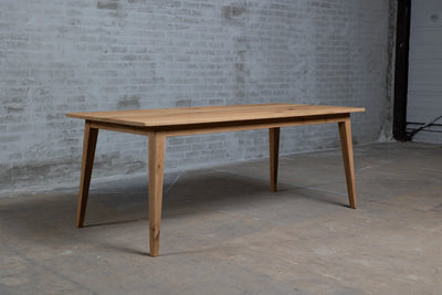 Retro eettafel G023 van eikenhout schuin-zijaanzicht