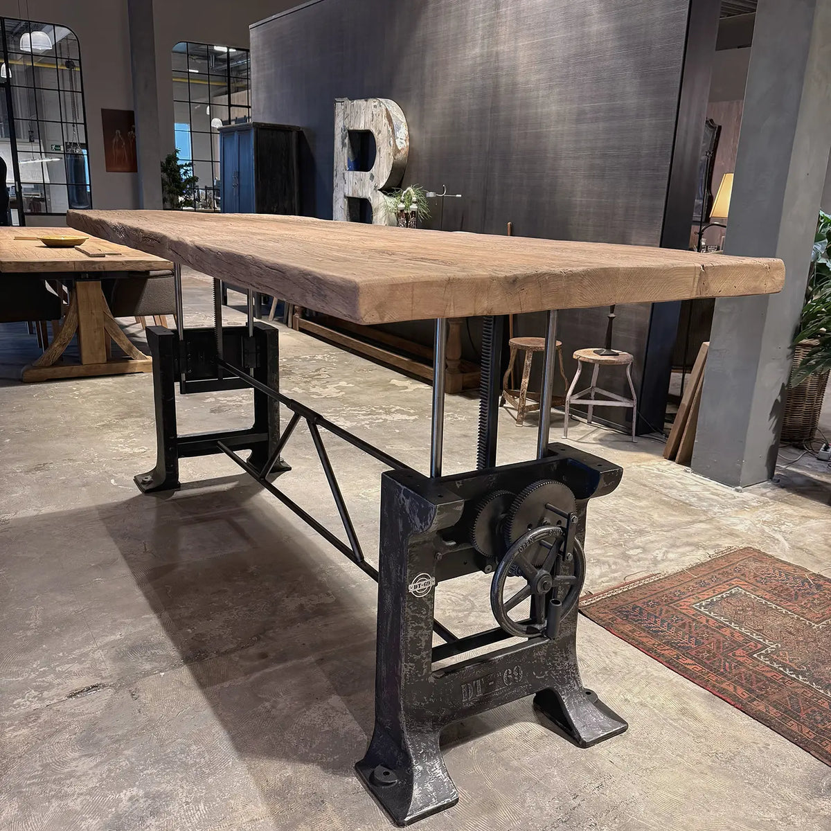 Hoogte verstelbare industriële eettafel - Op voorraad - H007