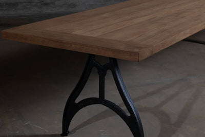 Houten Tuintafel op maat - Gietijzeren tafelpoten - T21