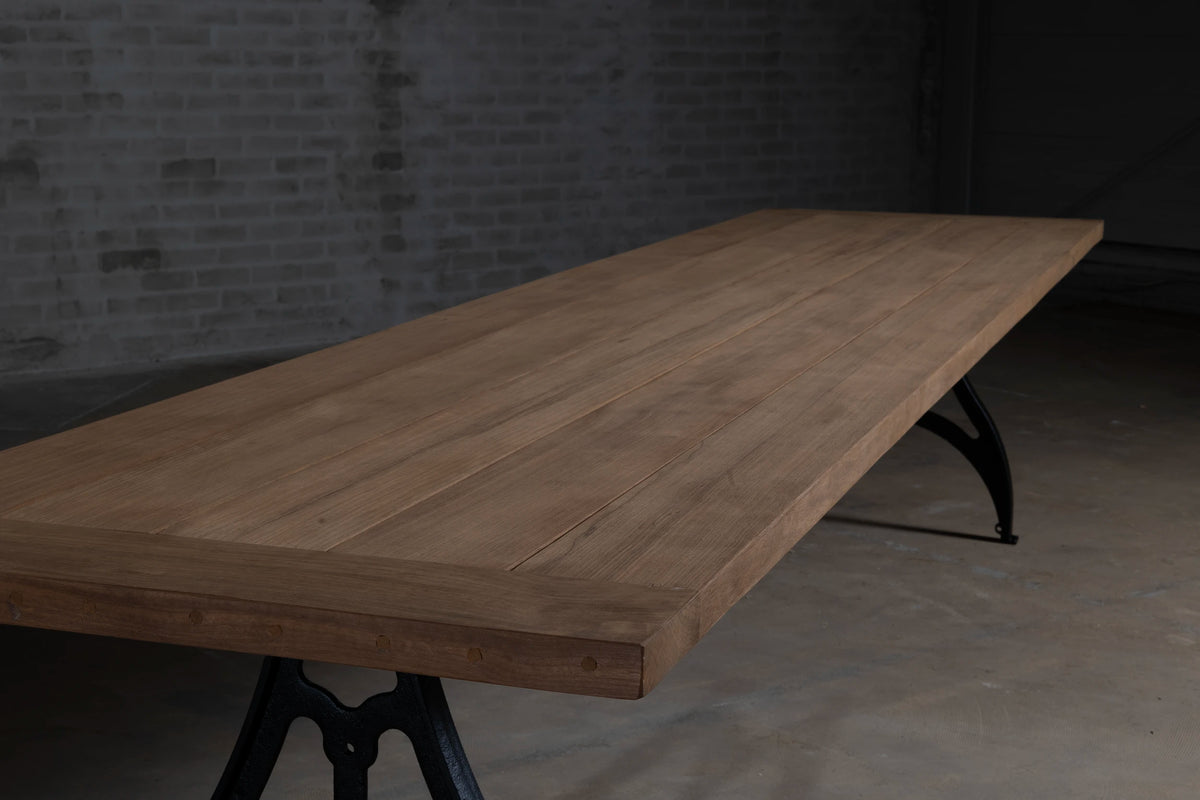 Houten Tuintafel op maat - Gietijzeren tafelpoten - T21