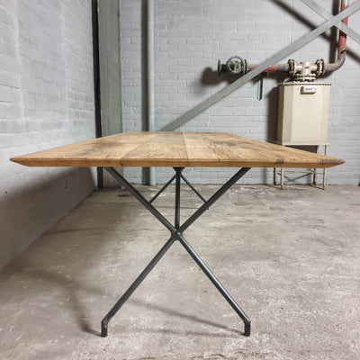 Moderne eiken eettafel met facetrand op maat gemaakt - DT31