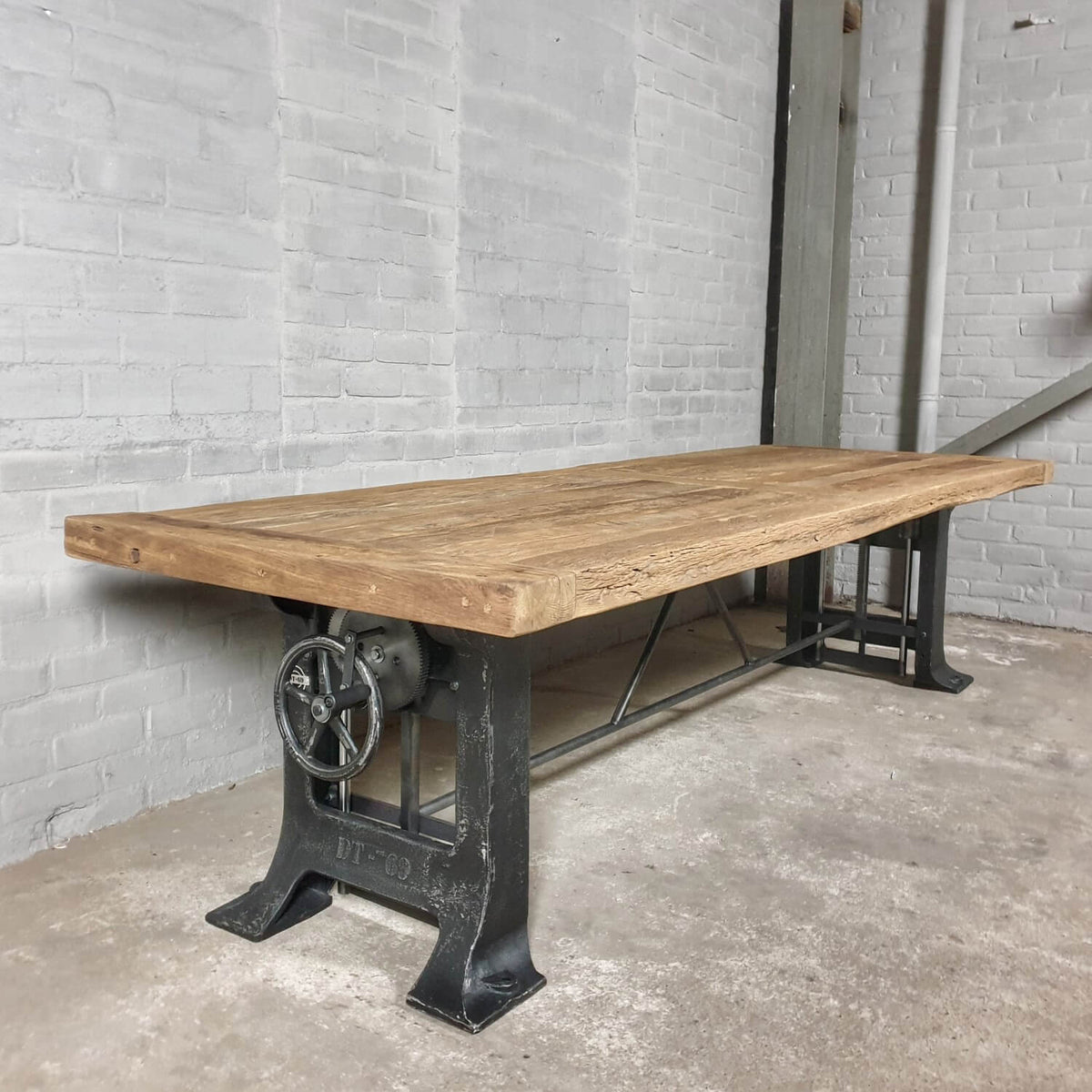 Eettafel industrieel - oud eiken tafelblad - verstelbaar in hoogte - LIM26