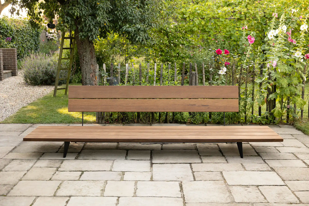 Moderne houten tuinbank met ijzeren onderstel - TB01
