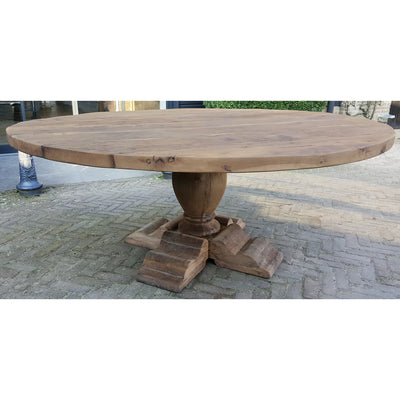 Ronde eettafel in kloosterstijl