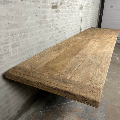 Lange industriële eettafel - ijzeren poten - dik eikenhout - IND401