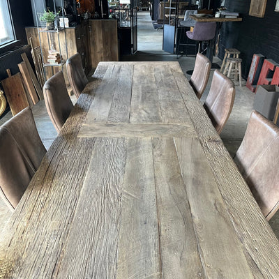 Lange industriële eettafel - ijzeren poten - dik eikenhout - IND402