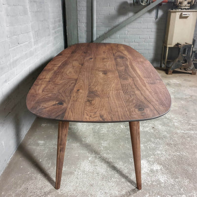 Eettafel Deens ovaal van notenhout - facetrand - op maat - Z025-N