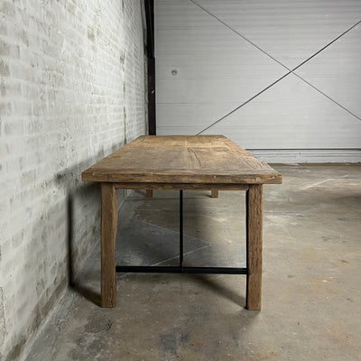 Landelijke eettafel Bato gemaakt van oud eiken en staal – Z032
