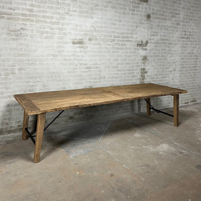 Landelijke eettafel Bato gemaakt van oud eiken en staal – Z032